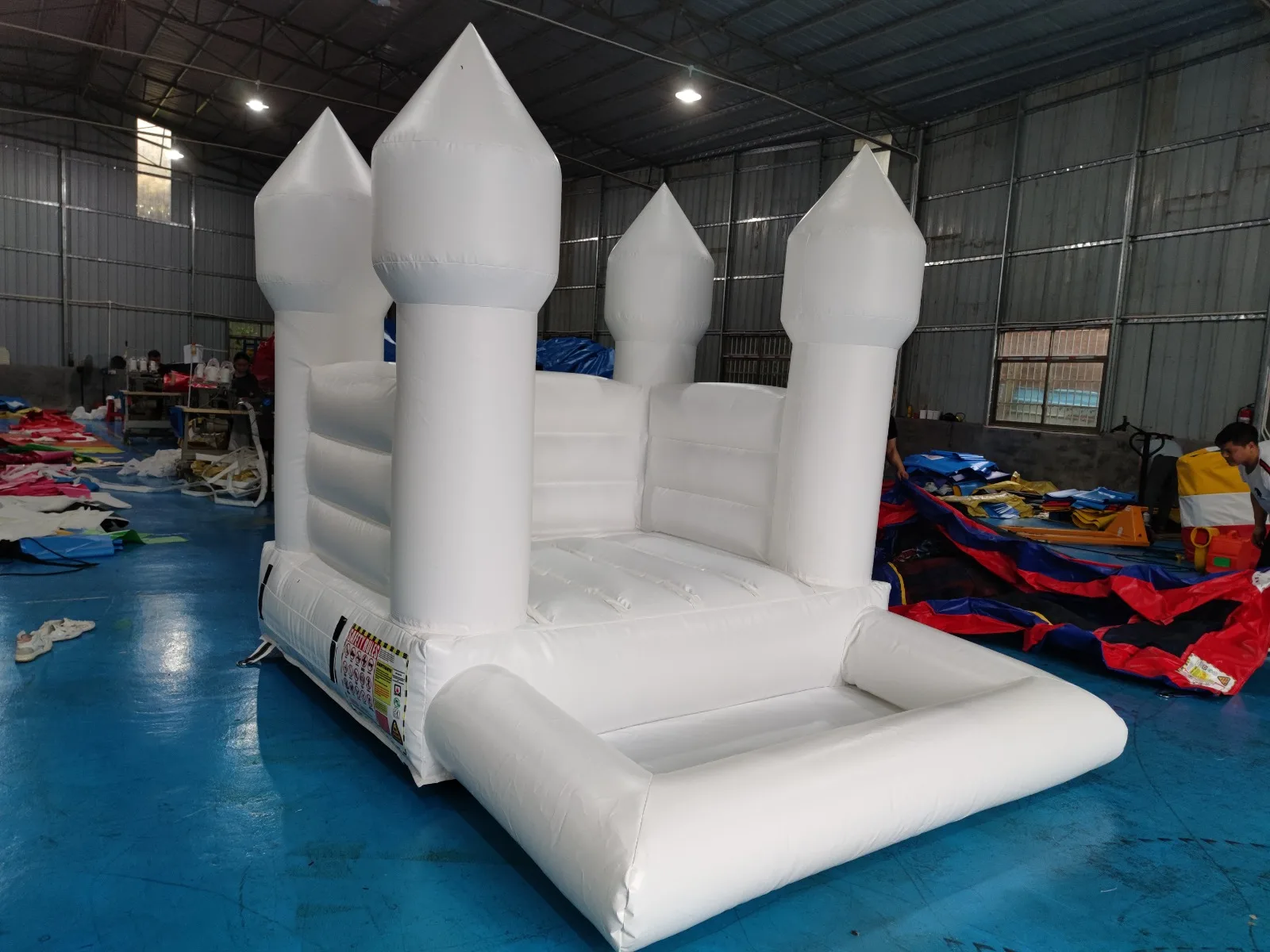 Grand chateau gonflable location/Big bouncy castle rental